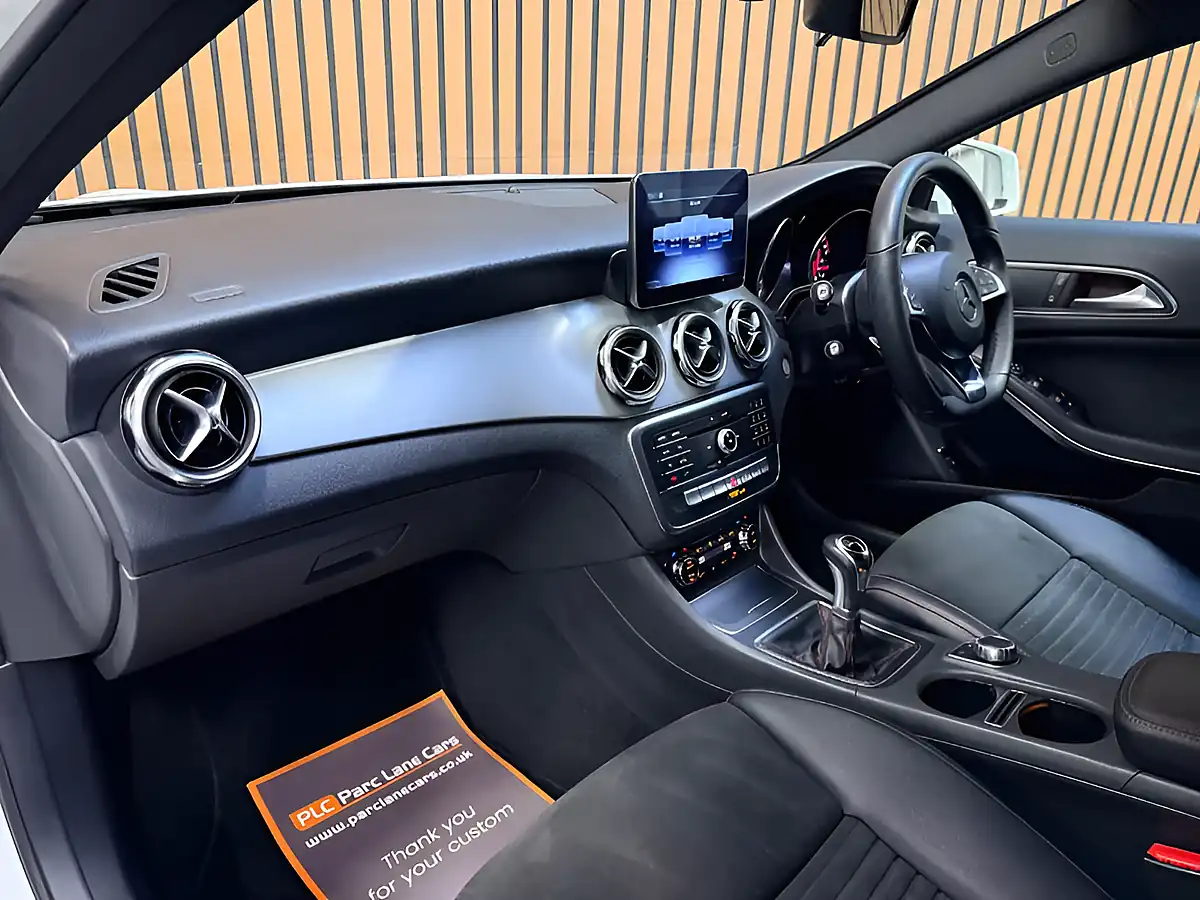 Used 2018 Mercedes-Benz Gla AMG Line White - Interior and Exterior details 19