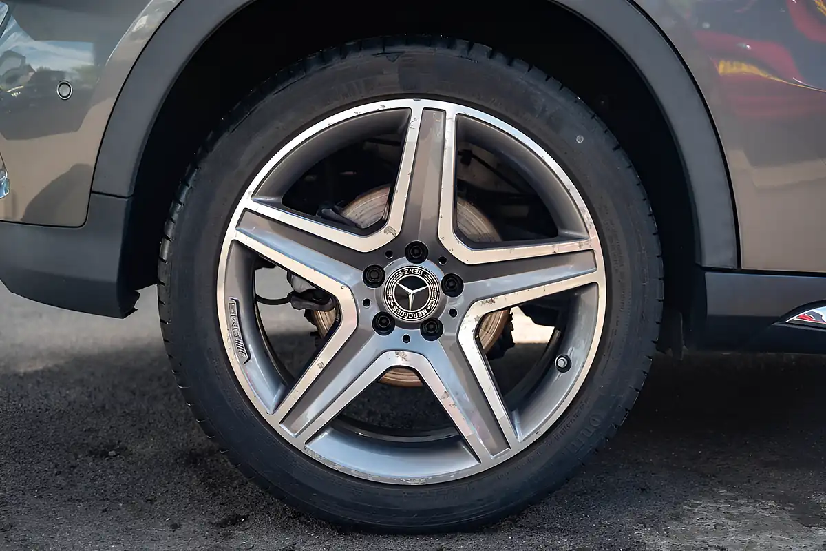 Used 2018 Mercedes-Benz Gla-Class AMG Line Executive Mountain Grey - Interior and Exterior details 12