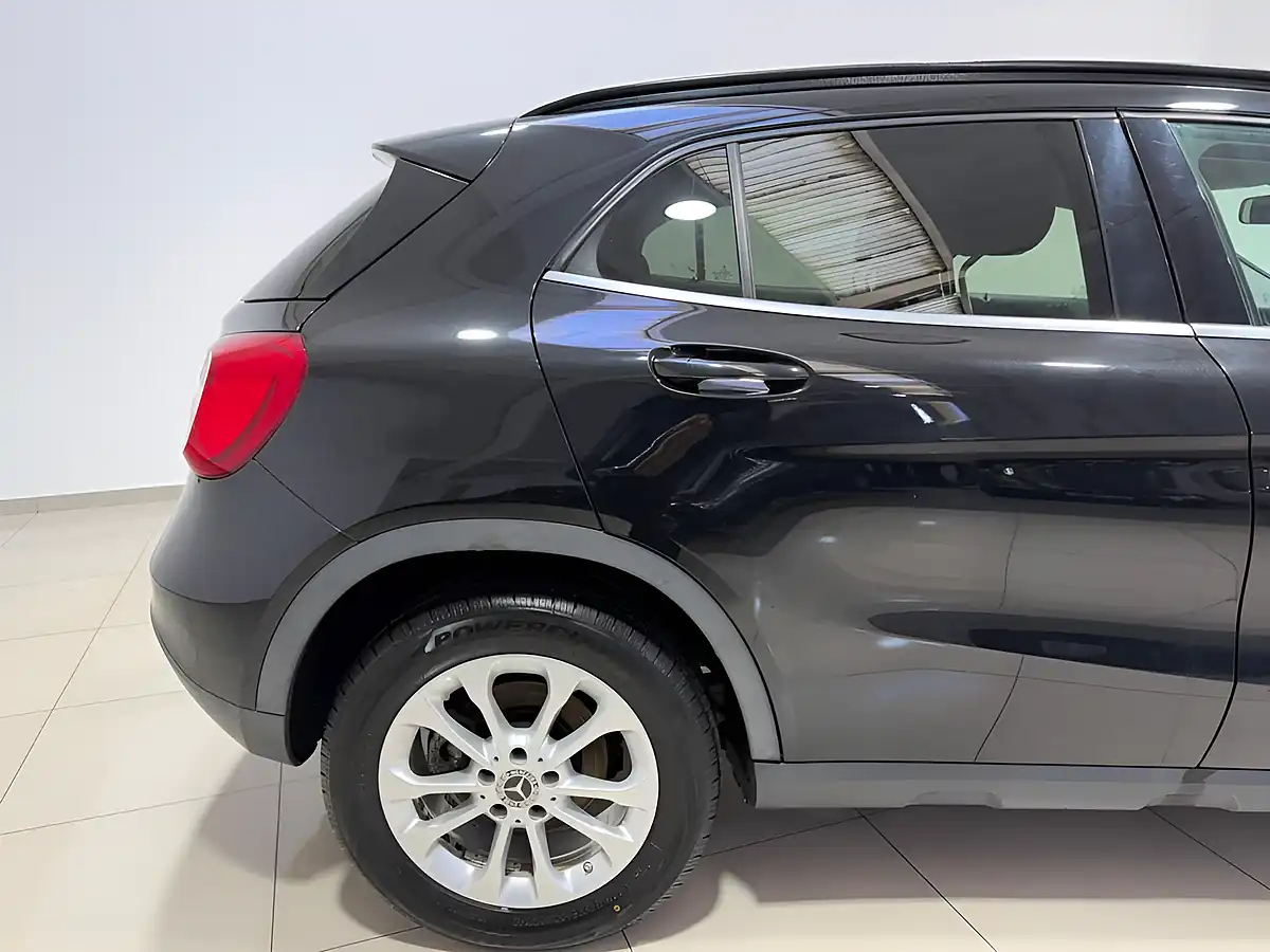 Used 2018 Mercedes-Benz Gla Se Black - Interior and Exterior details 11