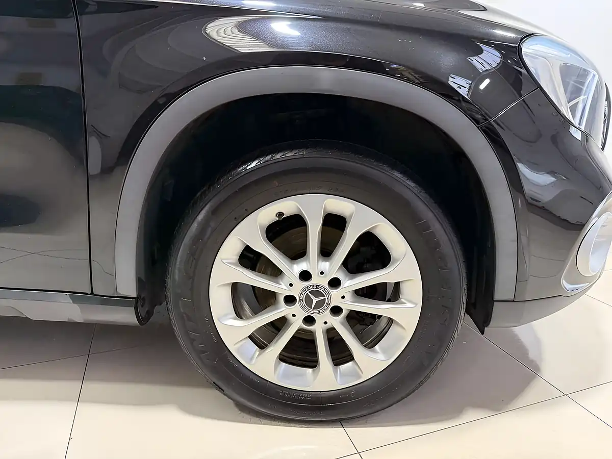 Used 2018 Mercedes-Benz Gla Se Black - Interior and Exterior details 13