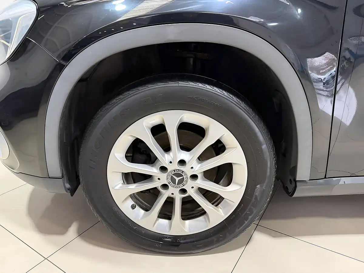 Used 2018 Mercedes-Benz Gla Se Black - Interior and Exterior details 5