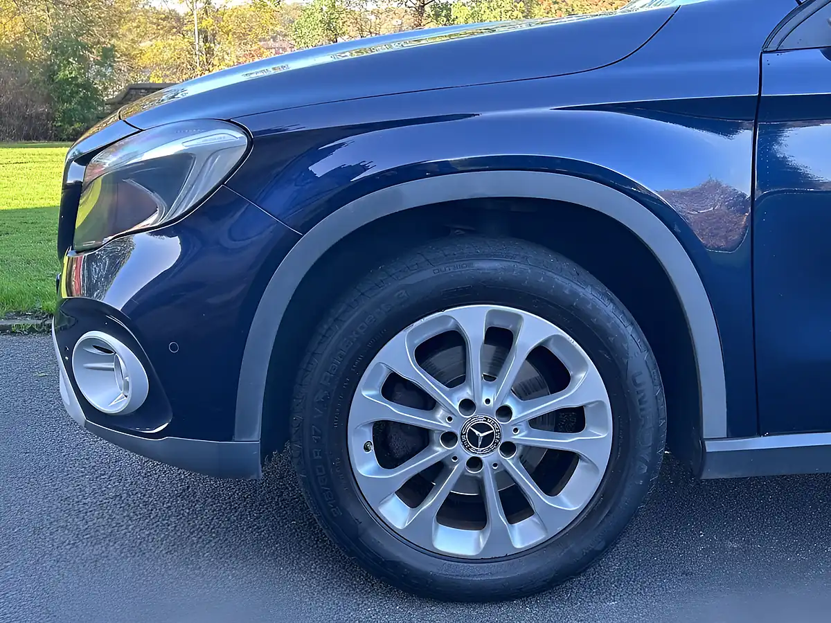 Used 2018 Mercedes-Benz Gla Se Blue - Interior and Exterior details 12