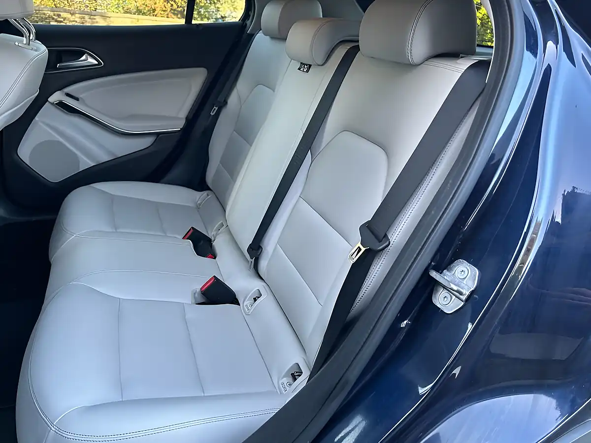 Used 2018 Mercedes-Benz Gla Se Blue - Interior and Exterior details 15