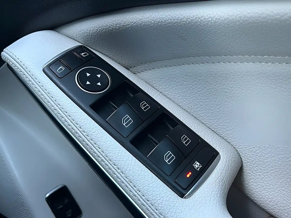 Used 2018 Mercedes-Benz Gla Se Blue - Interior and Exterior details 19