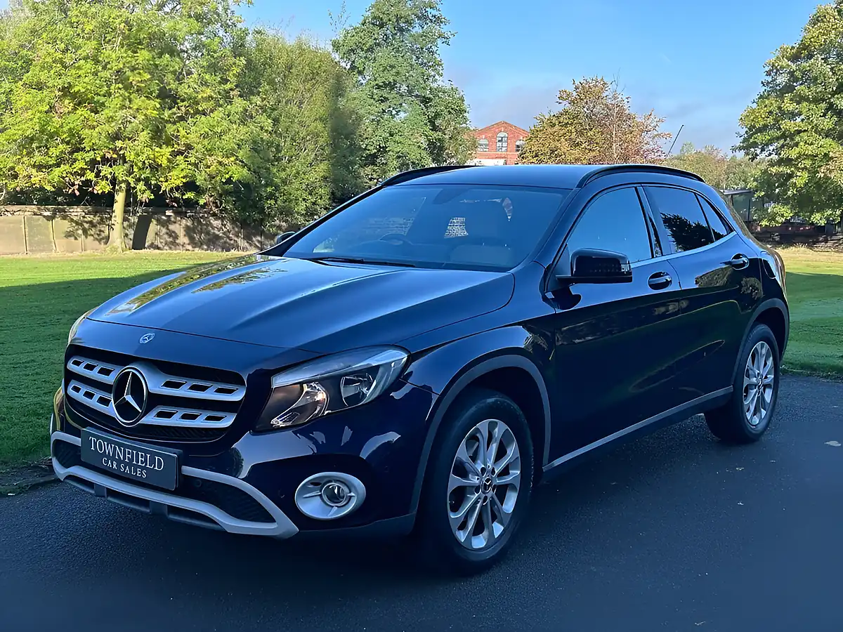 Used 2018 Mercedes-Benz Gla Se Blue - Interior and Exterior details 3
