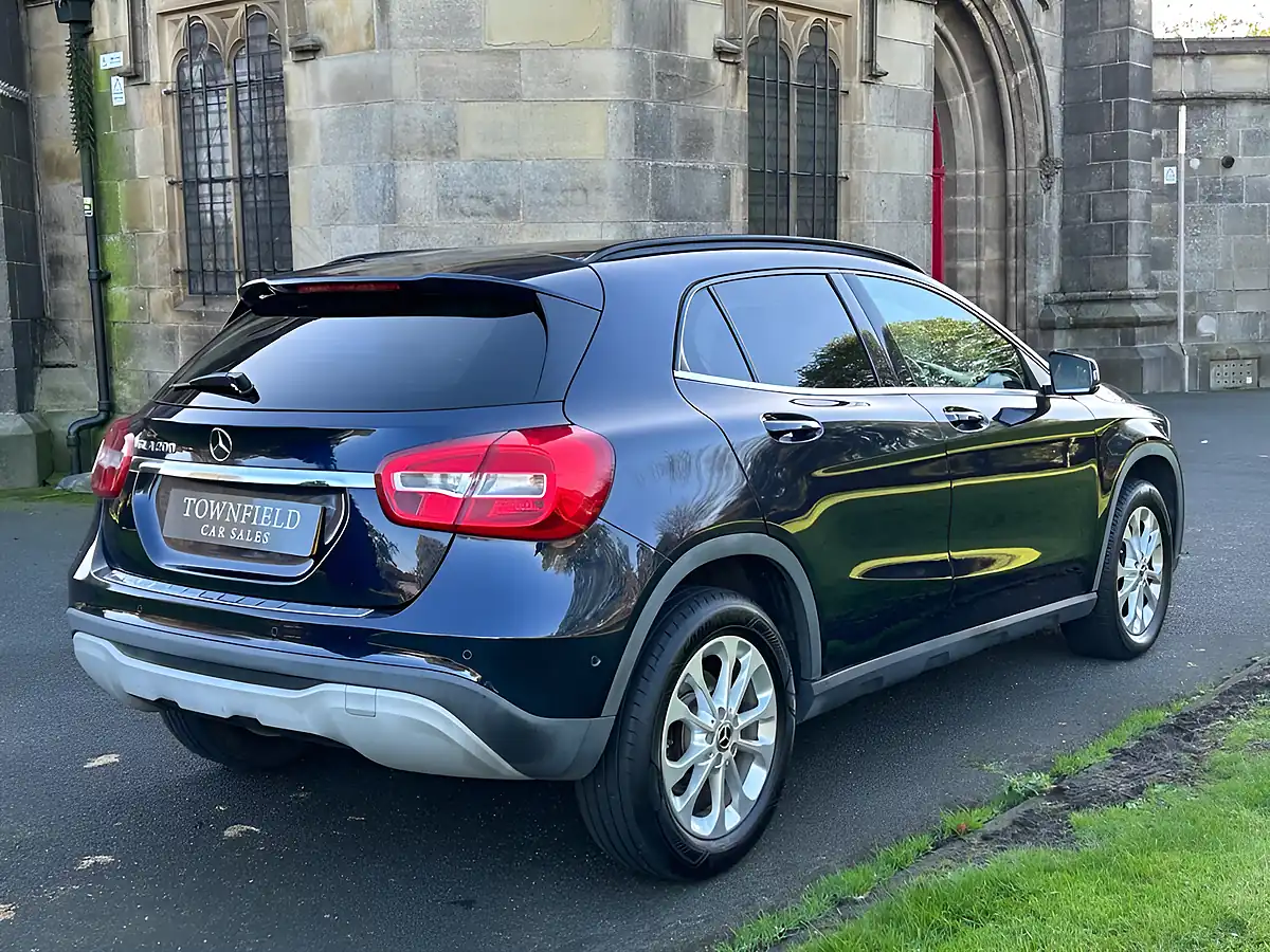 Used 2018 Mercedes-Benz Gla Se Blue - Interior and Exterior details 5