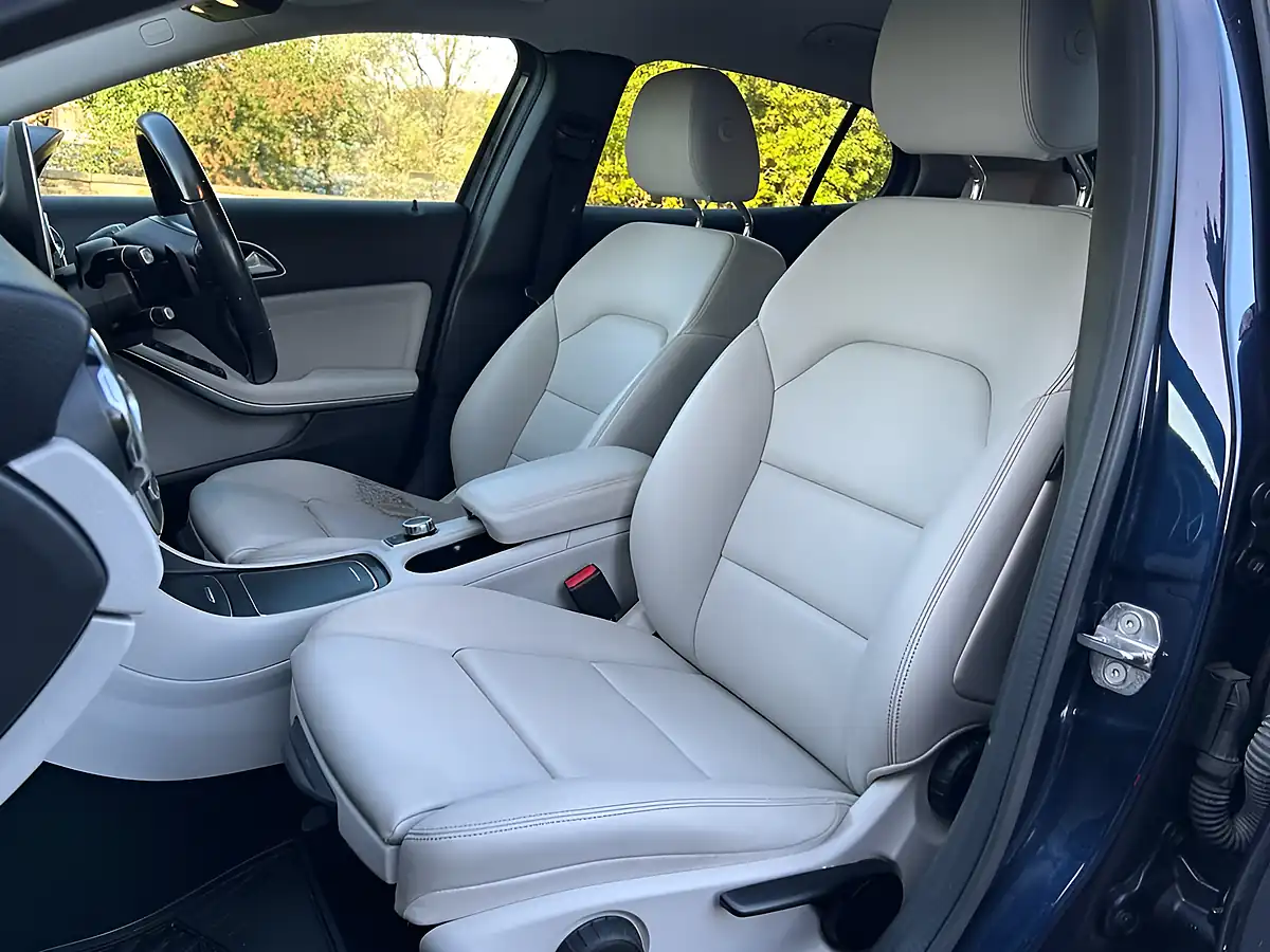 Used 2018 Mercedes-Benz Gla Se Blue - Interior and Exterior details 7