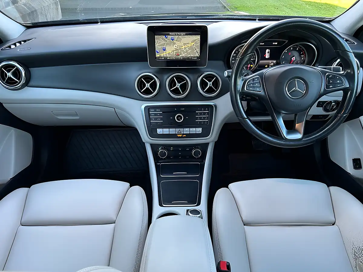 Used 2018 Mercedes-Benz Gla Se Blue - Interior and Exterior details 8