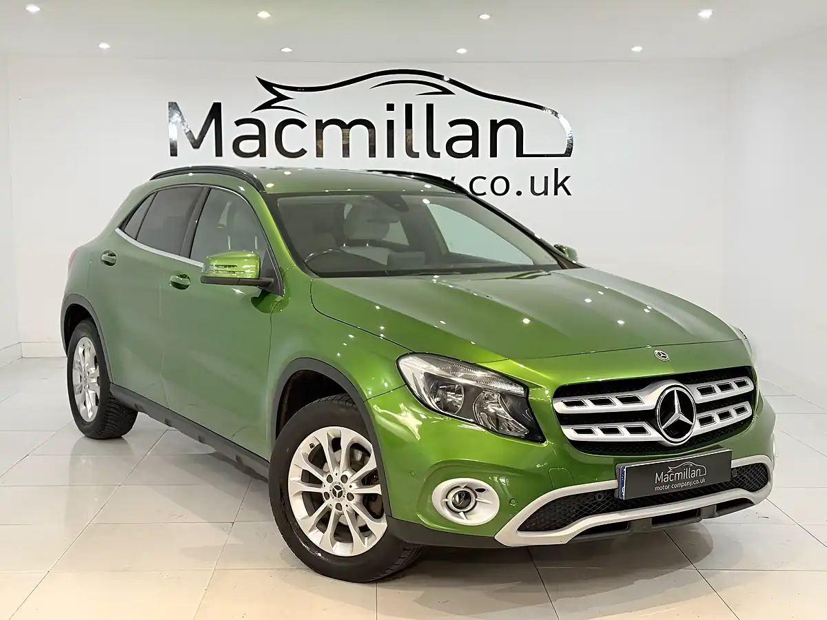Used 2018 Mercedes-Benz Gla Se (executive) Green - Front View