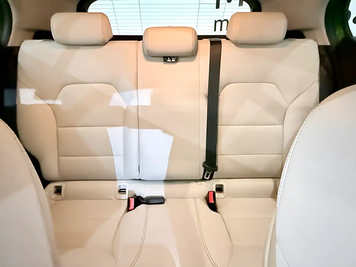 Used 2018 Mercedes-Benz Gla Se (executive) Green - Interior and Exterior details 19