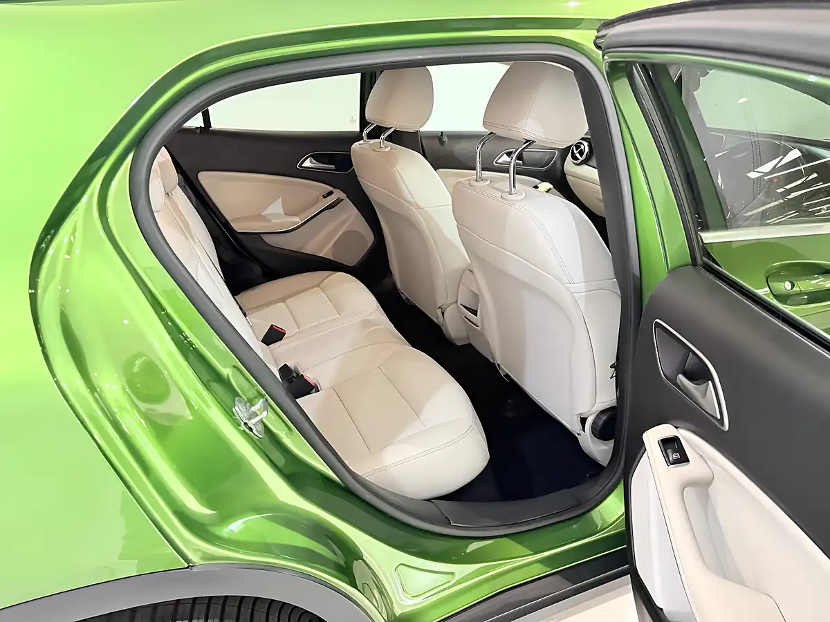 Used 2018 Mercedes-Benz Gla Se (executive) Green - Interior and Exterior details 20