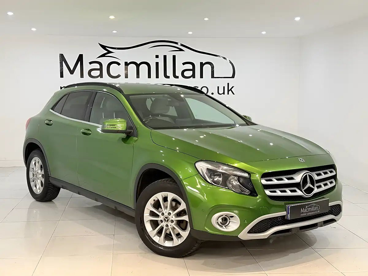 Used 2018 Mercedes-Benz Gla Se (executive) Green - Interior and Exterior details 3