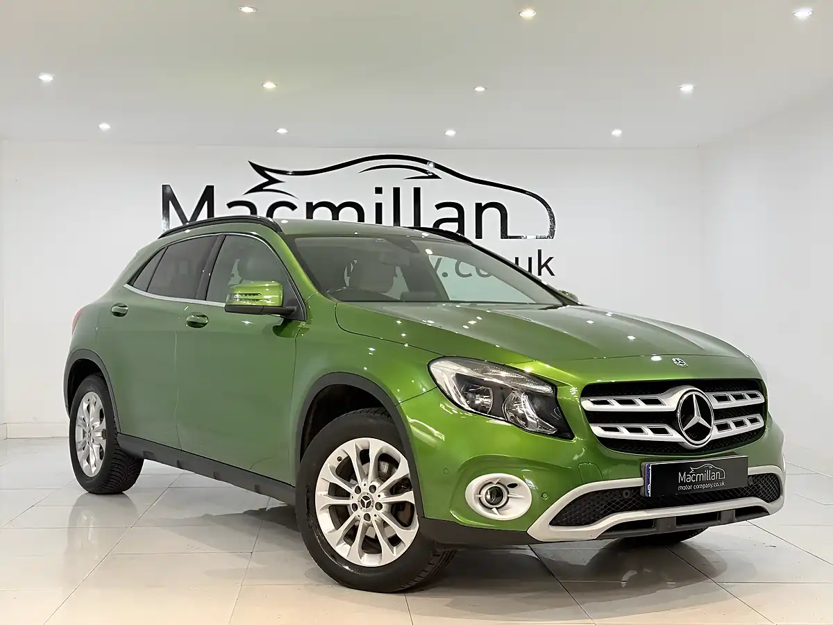 Used 2018 Mercedes-Benz Gla Se (executive) Green - Interior and Exterior details 4