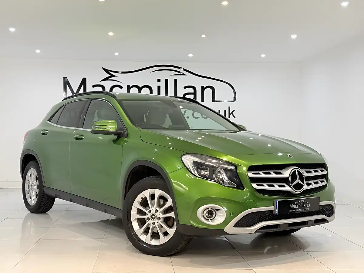 Used 2018 Mercedes-Benz Gla Se (executive) Green - Interior and Exterior details 5