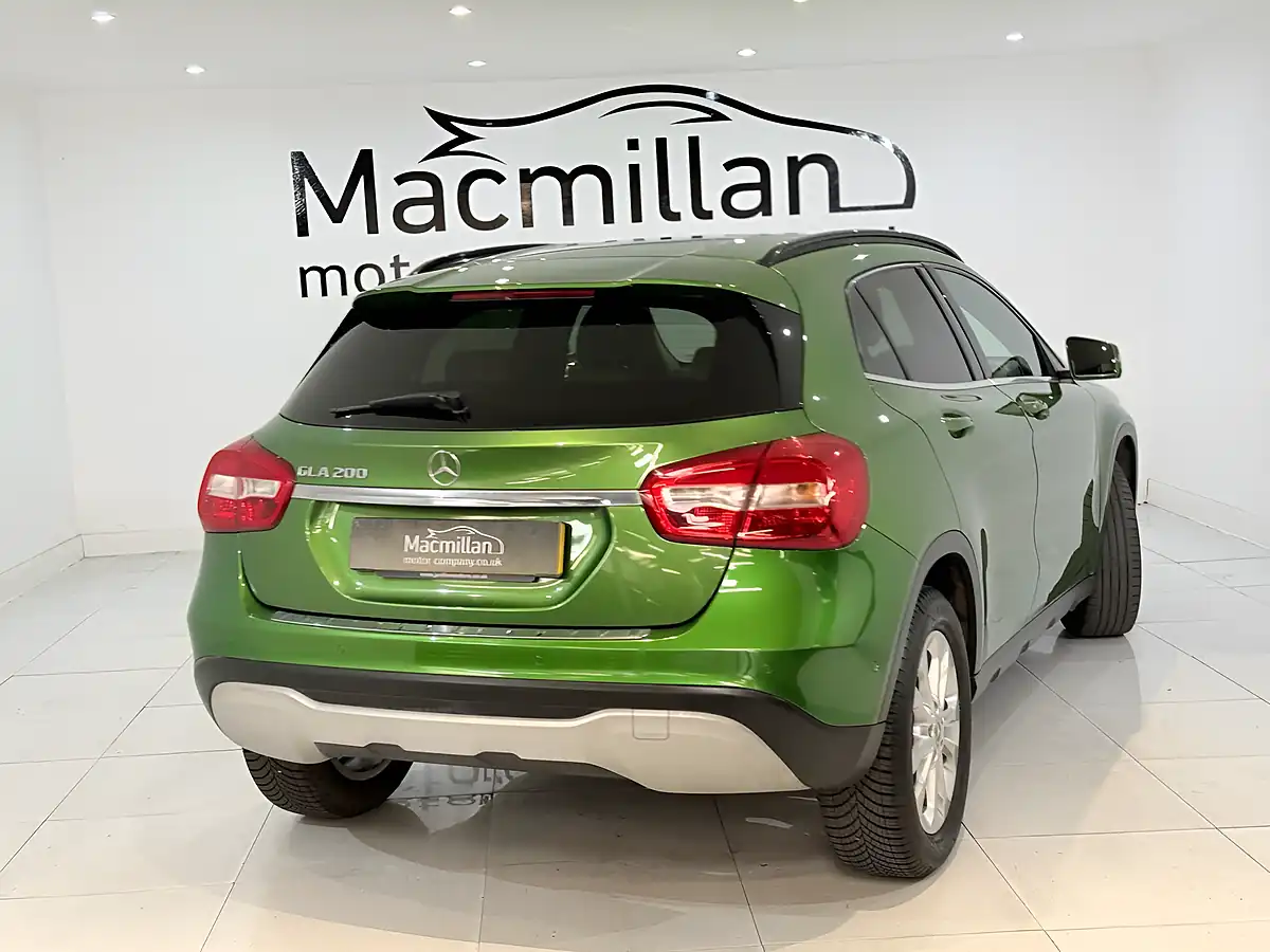 Used 2018 Mercedes-Benz Gla Se (executive) Green - Interior and Exterior details 9