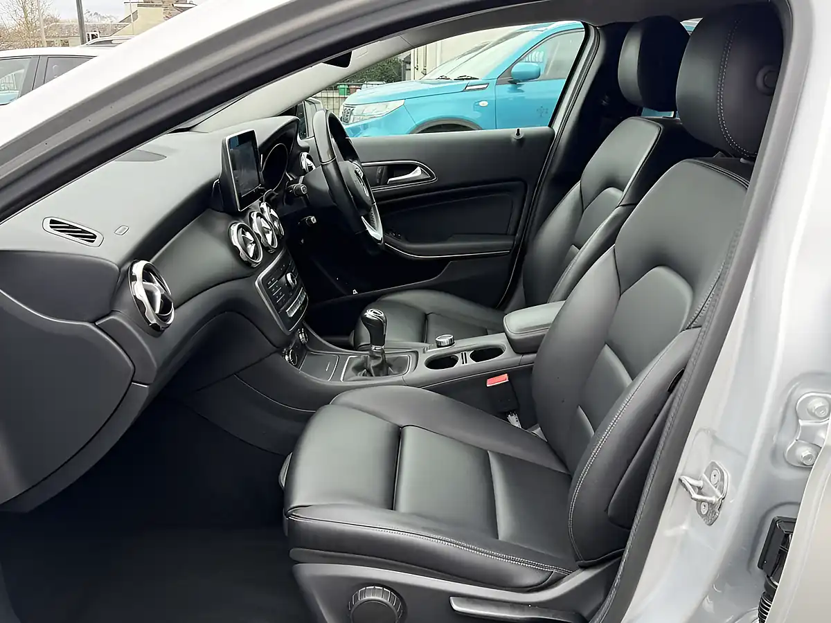 Used 2018 Mercedes-Benz Gla Se Executive Iridium Silver - Interior and Exterior details 18