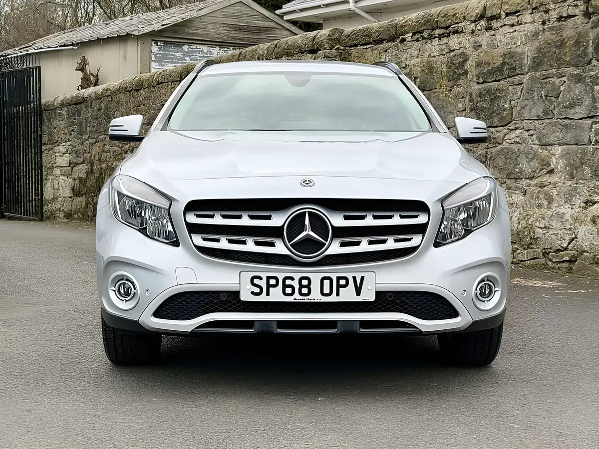 Used 2018 Mercedes-Benz Gla Se Executive Iridium Silver - Interior and Exterior details 3