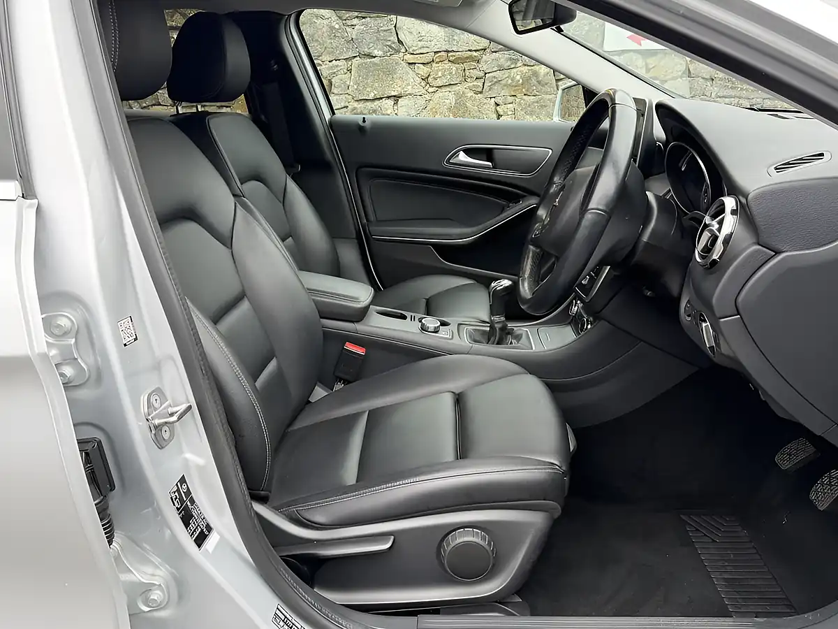 Used 2018 Mercedes-Benz Gla Se Executive Iridium Silver - Interior and Exterior details 5