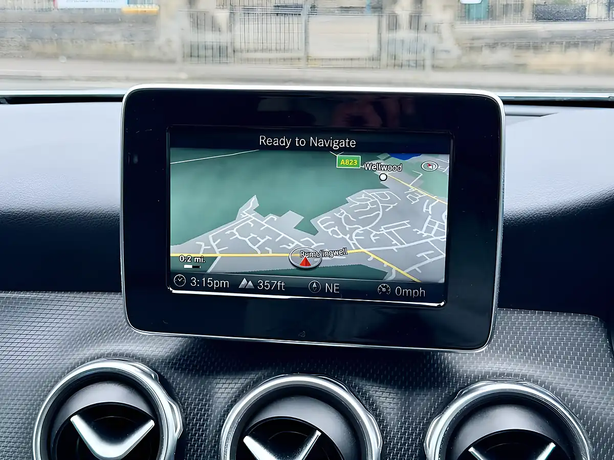 Used 2018 Mercedes-Benz Gla Se Executive Iridium Silver - Interior and Exterior details 7