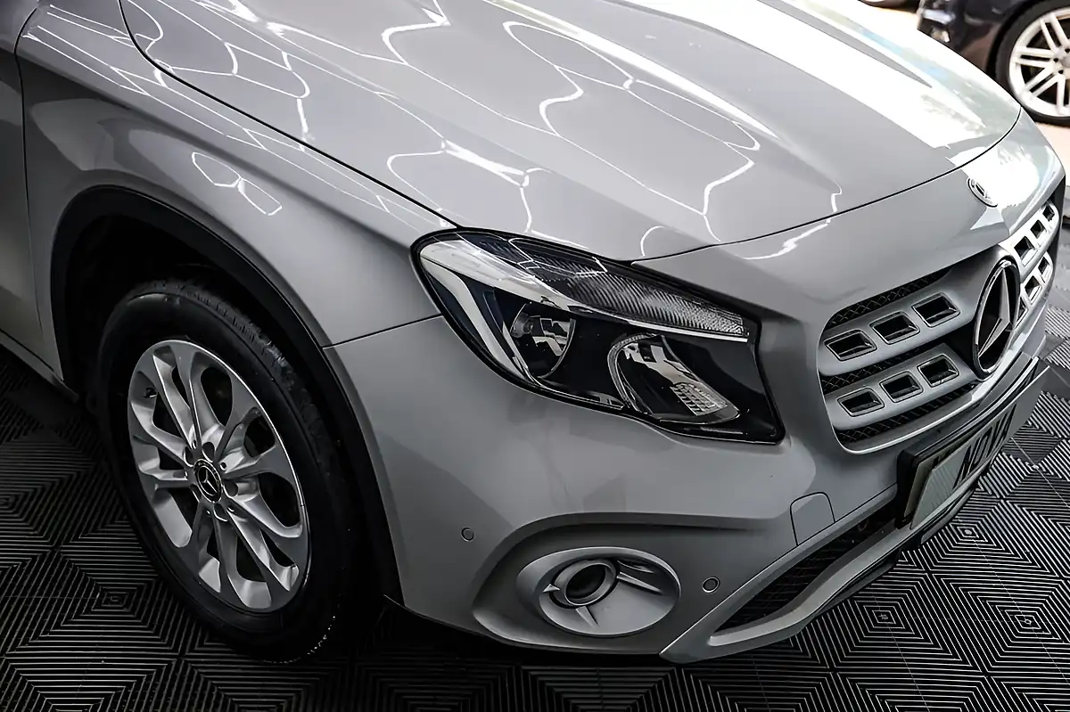Used 2018 Mercedes-Benz Gla Se (executive) Silver - Interior and Exterior details 17