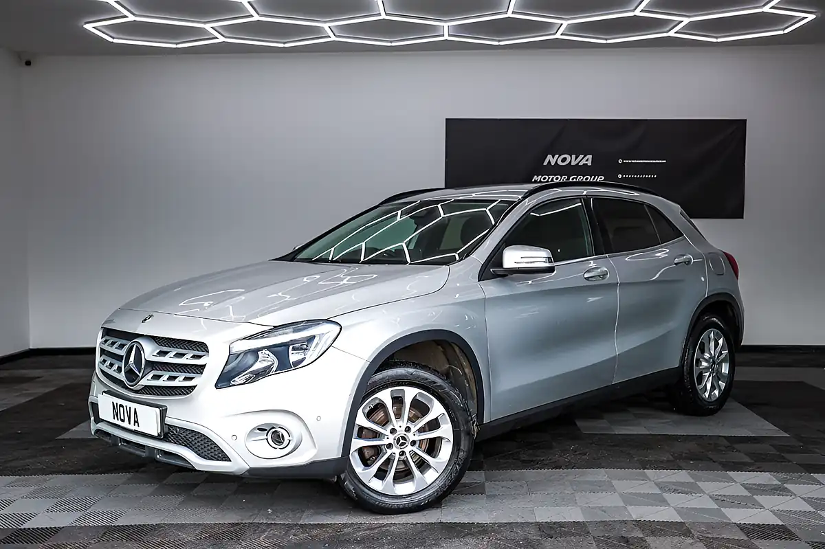 Used 2018 Mercedes-Benz Gla Se (executive) Silver - Interior and Exterior details 2