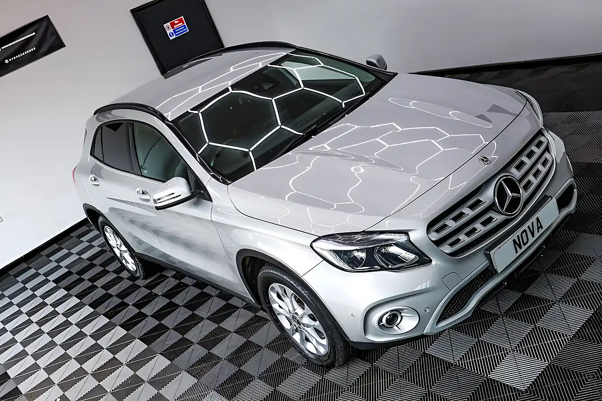 Used 2018 Mercedes-Benz Gla Se (executive) Silver - Interior and Exterior details 4