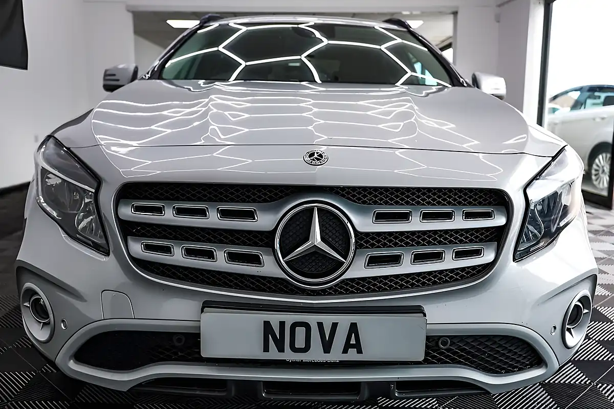 Used 2018 Mercedes-Benz Gla Se (executive) Silver - Interior and Exterior details 8
