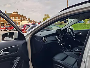 Used 2018 Mercedes-Benz Gla Se (executive) White - Interior and Exterior details 19