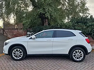 Used 2018 Mercedes-Benz Gla Se (executive) White - Interior and Exterior details 2
