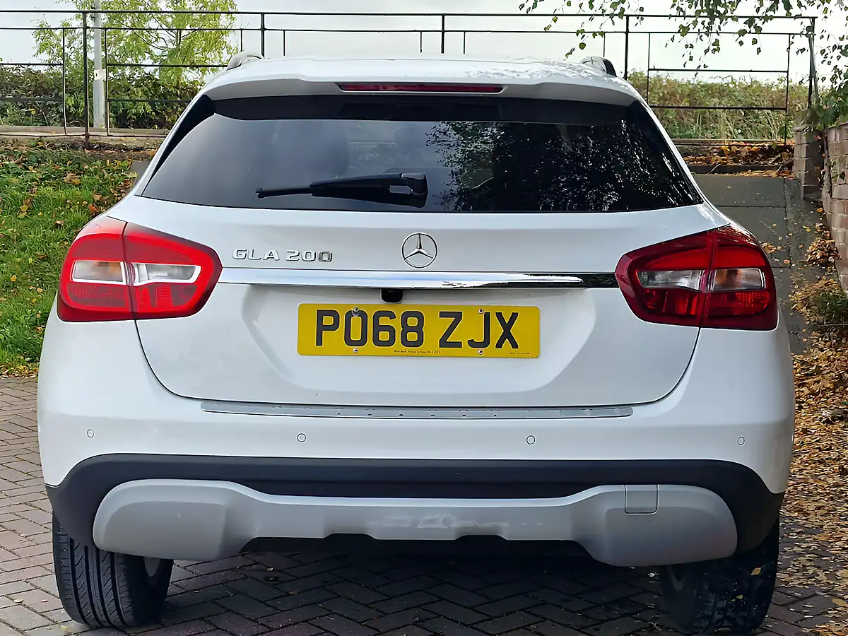 Used 2018 Mercedes-Benz Gla Se (executive) White - Interior and Exterior details 4