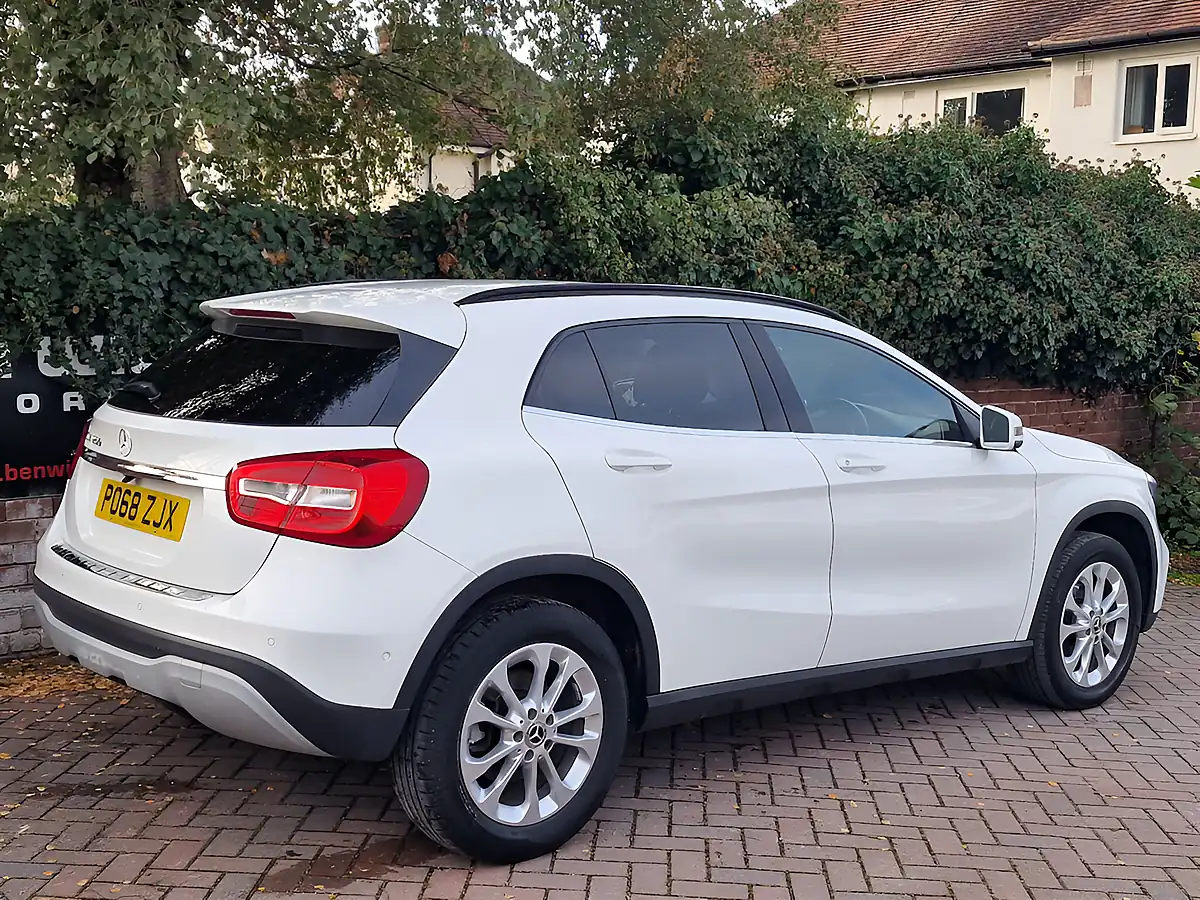 Used 2018 Mercedes-Benz Gla Se (executive) White - Interior and Exterior details 7
