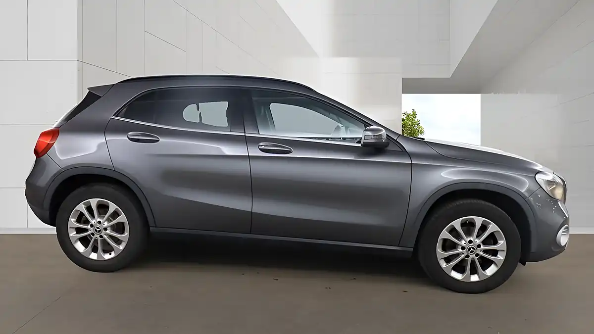 Used 2018 Mercedes-Benz Gla Se Grey - Interior and Exterior details 5