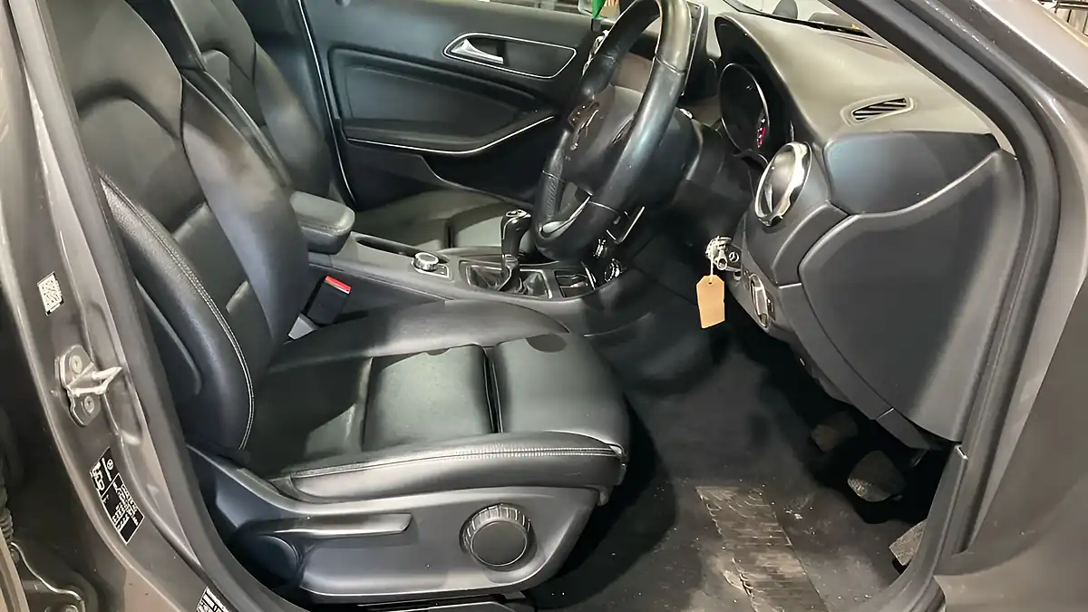 Used 2018 Mercedes-Benz Gla Se Grey - Interior and Exterior details 7