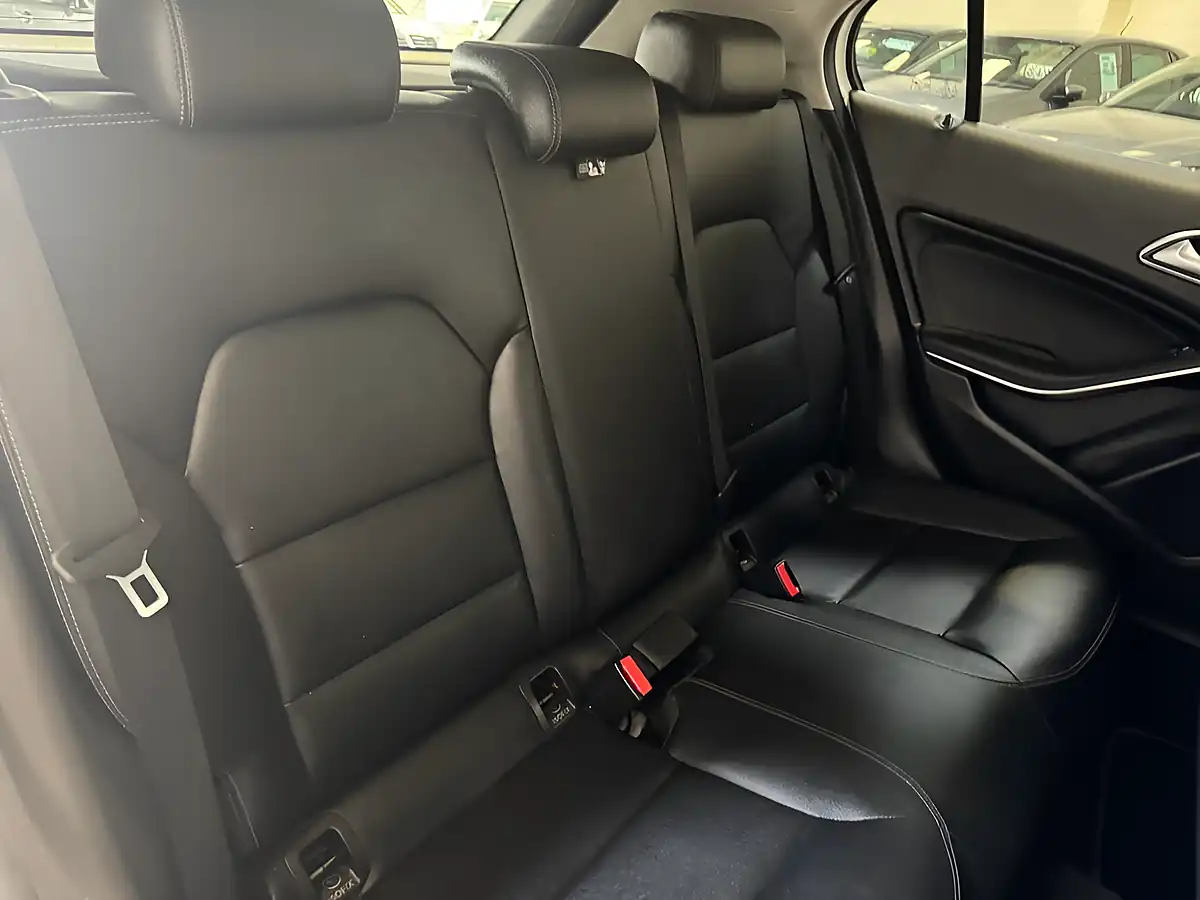 Used 2018 Mercedes-Benz Gla Se White - Interior and Exterior details 11