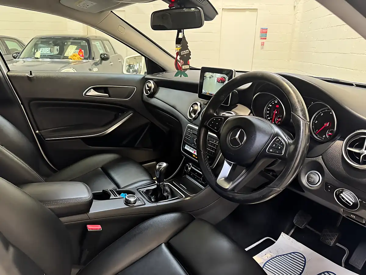 Used 2018 Mercedes-Benz Gla Se White - Interior and Exterior details 15