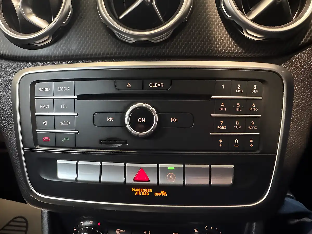 Used 2018 Mercedes-Benz Gla Se White - Interior and Exterior details 17