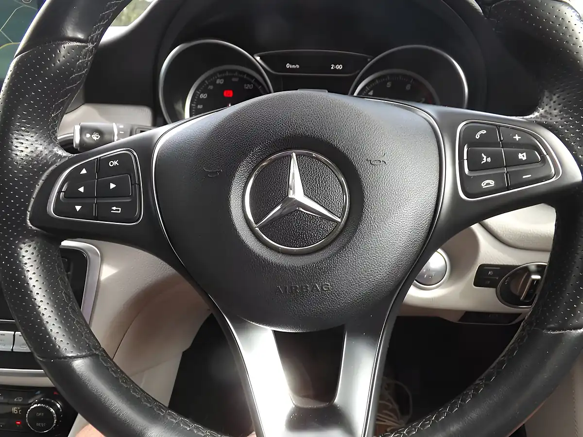 Used 2018 Mercedes-Benz Gla Sport (executive) Silver - Interior and Exterior details 18