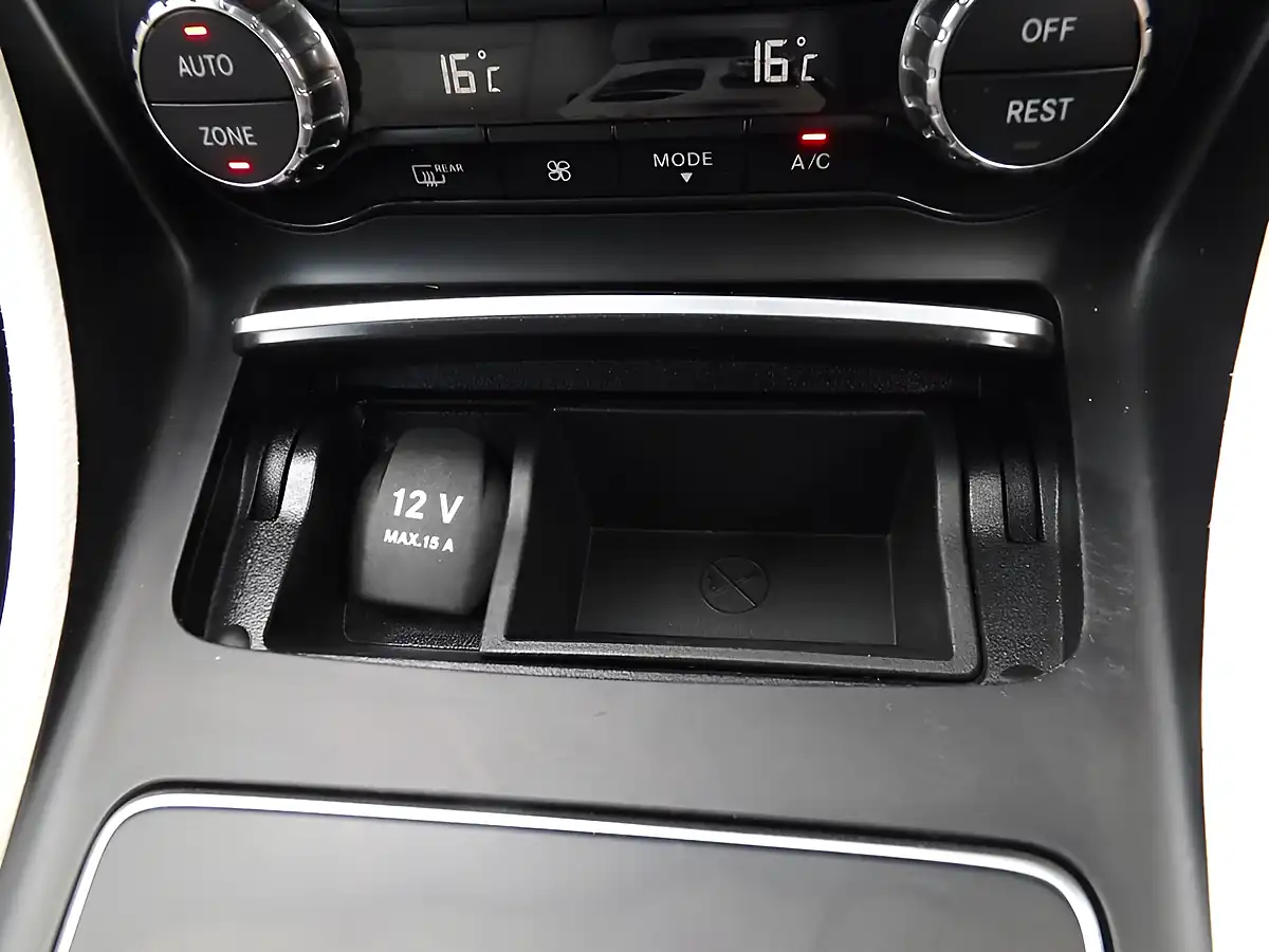 Used 2018 Mercedes-Benz Gla Sport (executive) Silver - Interior and Exterior details 19
