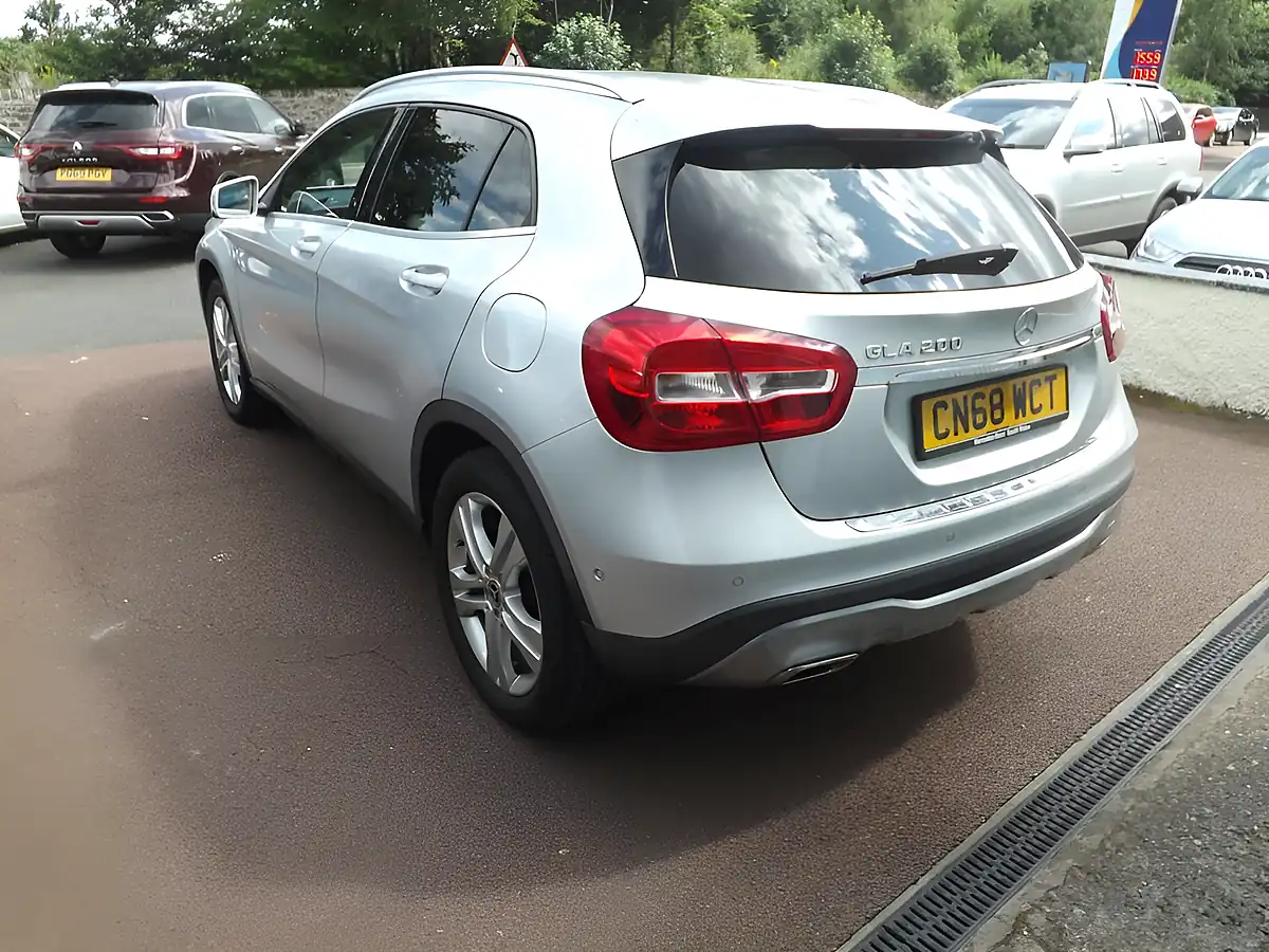 Used 2018 Mercedes-Benz Gla Sport (executive) Silver - Interior and Exterior details 6