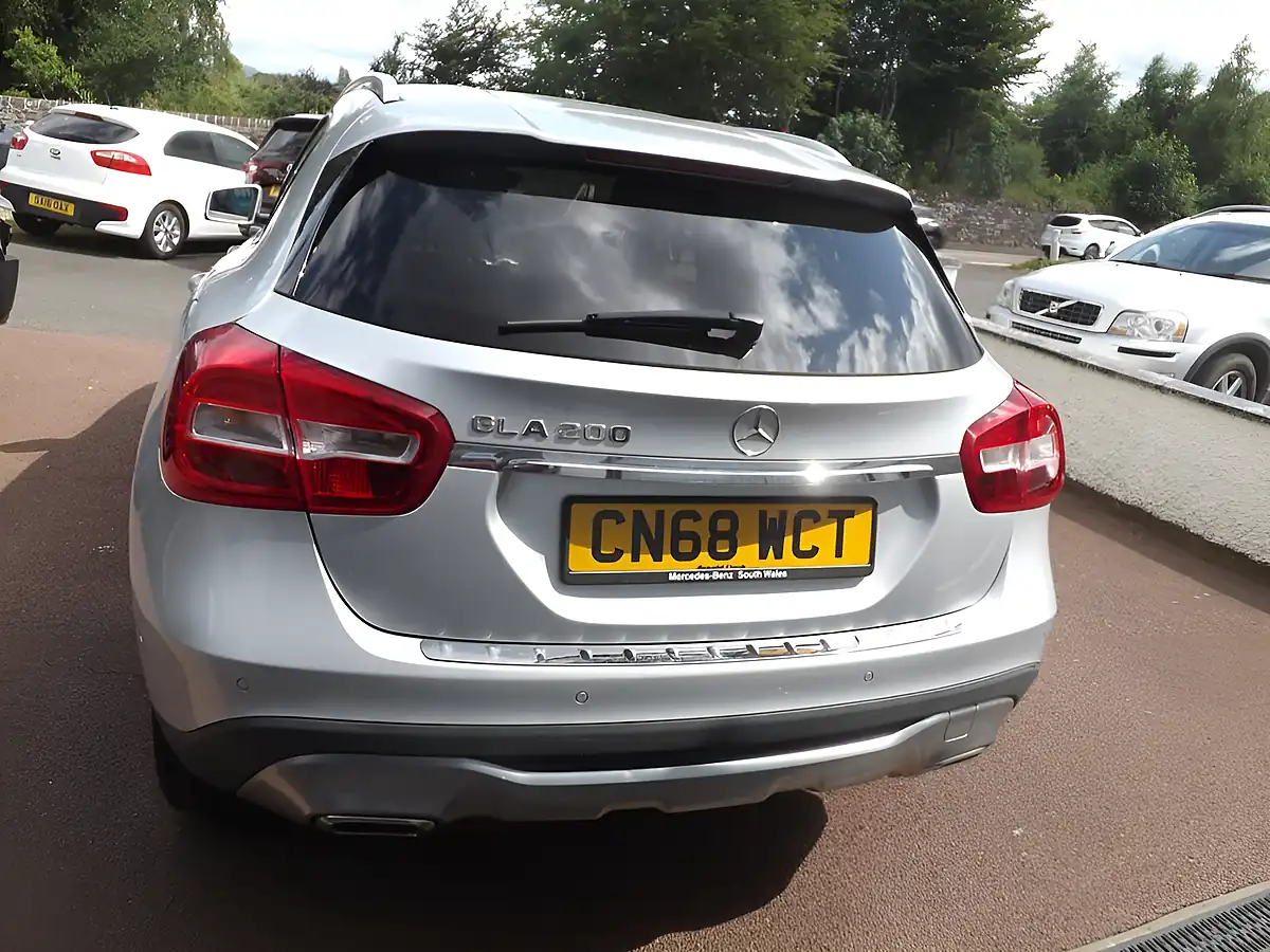Used 2018 Mercedes-Benz Gla Sport (executive) Silver - Interior and Exterior details 7
