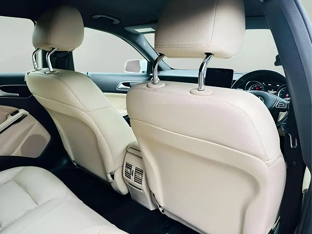 Used 2018 Mercedes-Benz Gla Sport Executive White - Interior and Exterior details 15