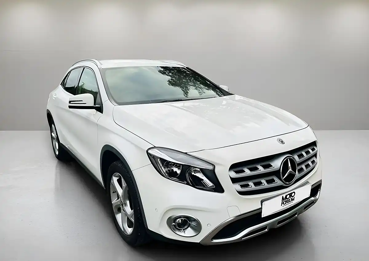 Used 2018 Mercedes-Benz Gla Sport Executive White - Interior and Exterior details 17