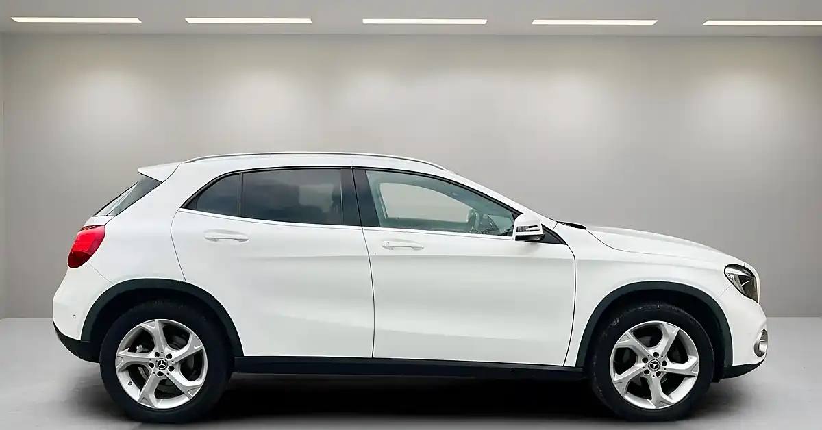 Used 2018 Mercedes-Benz Gla Sport Executive White - Interior and Exterior details 18