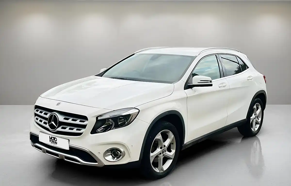 Used 2018 Mercedes-Benz Gla Sport Executive White - Interior and Exterior details 7