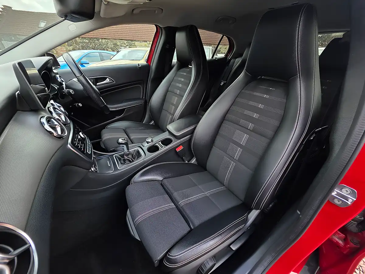 Used 2018 Mercedes-Benz Gla Urban Edition Beige - Interior and Exterior details 10