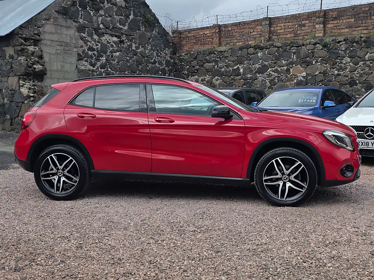 Used 2018 Mercedes-Benz Gla Urban Edition Beige - Interior and Exterior details 19