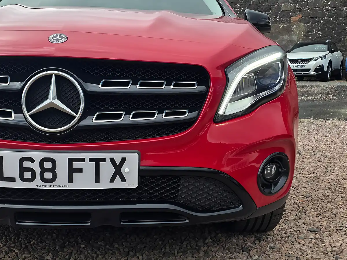 Used 2018 Mercedes-Benz Gla Urban Edition Beige - Interior and Exterior details 4