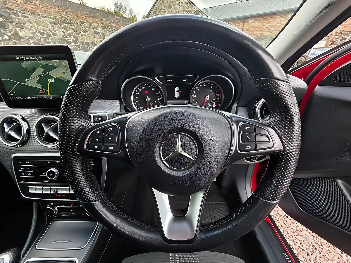 Used 2018 Mercedes-Benz Gla Urban Edition Beige - Interior and Exterior details 9