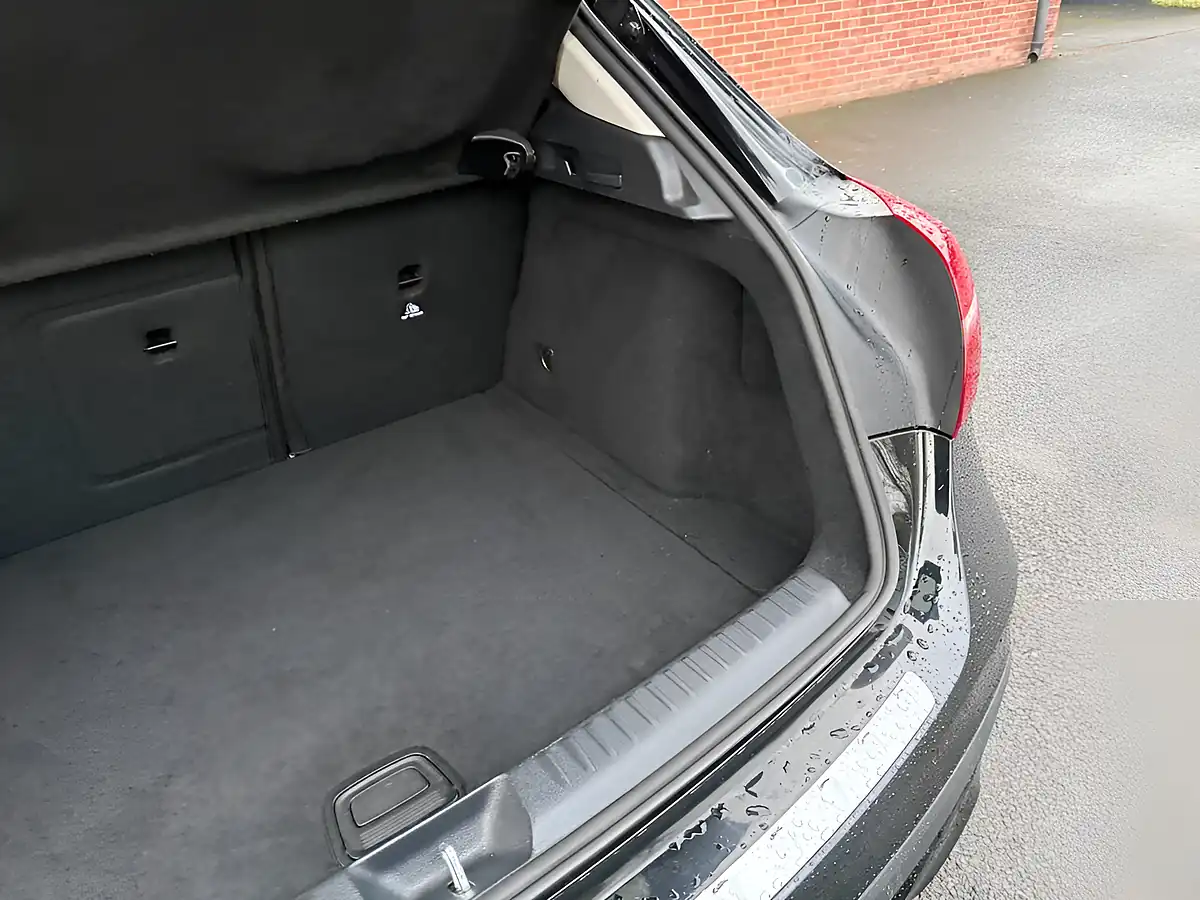 Used 2018 Mercedes-Benz Gla Urban Edition Black - Interior and Exterior details 11