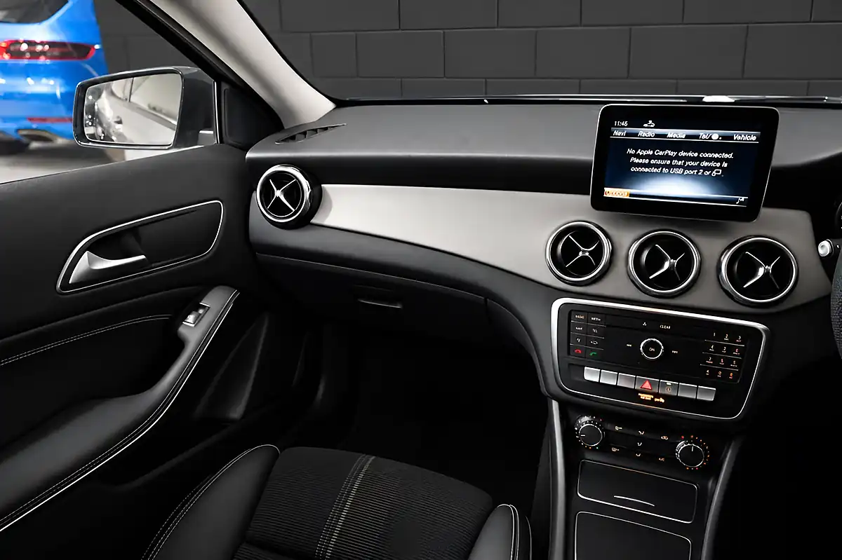 Used 2018 Mercedes-Benz Gla Urban Edition Grey - Interior and Exterior details 16